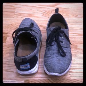 TOMS size 8 casual grey and black sneakers